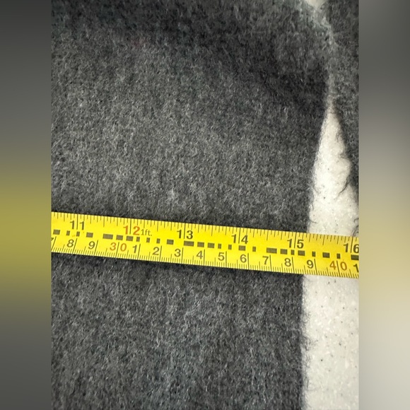 NWT Lucky Brand Scarf Fringe / Wrap 
Gray New! Incredibly Soft! - Picture 10 of 12